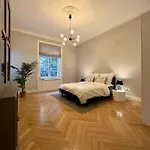 Room In Luxurious Apartment